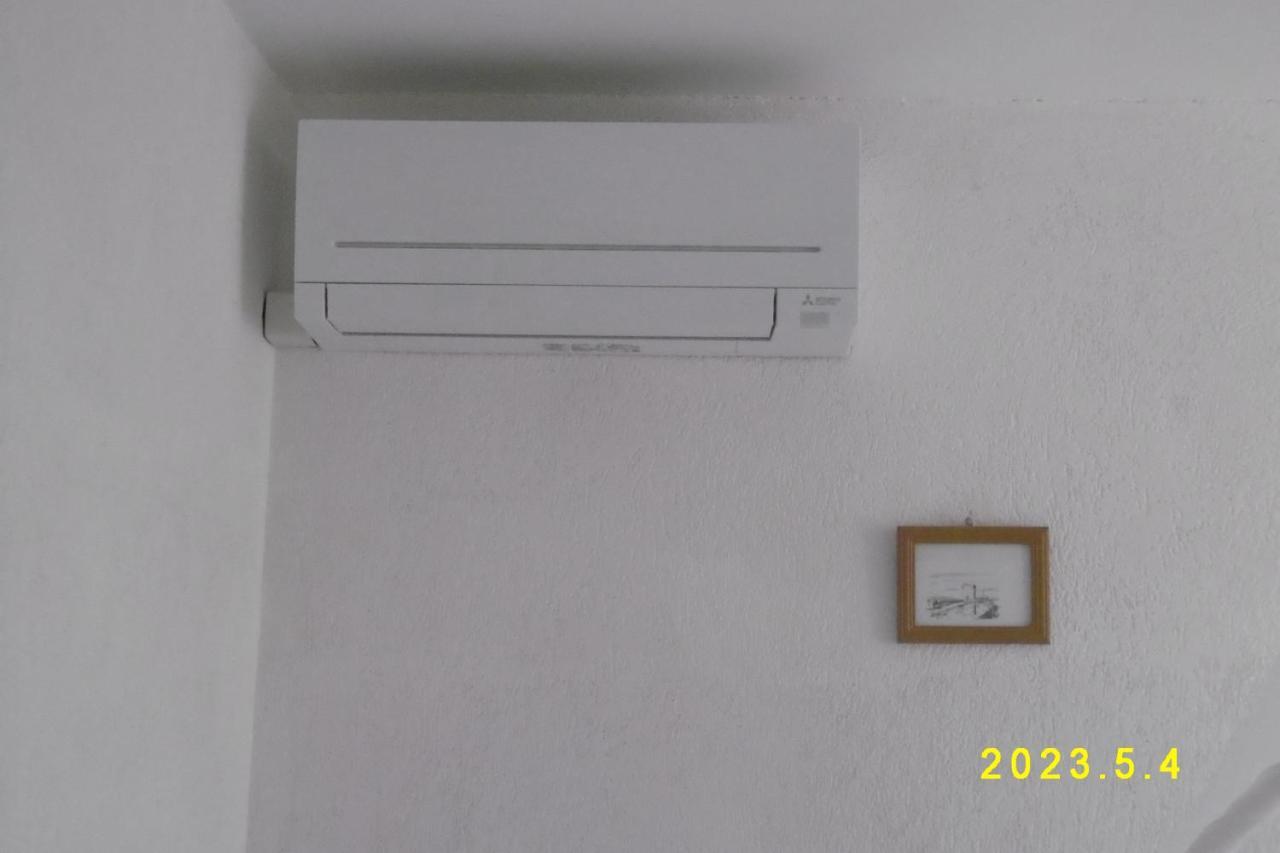Rez De Chaussee Studio Climatise Dans Villa Айга-Мортас Екстериор снимка