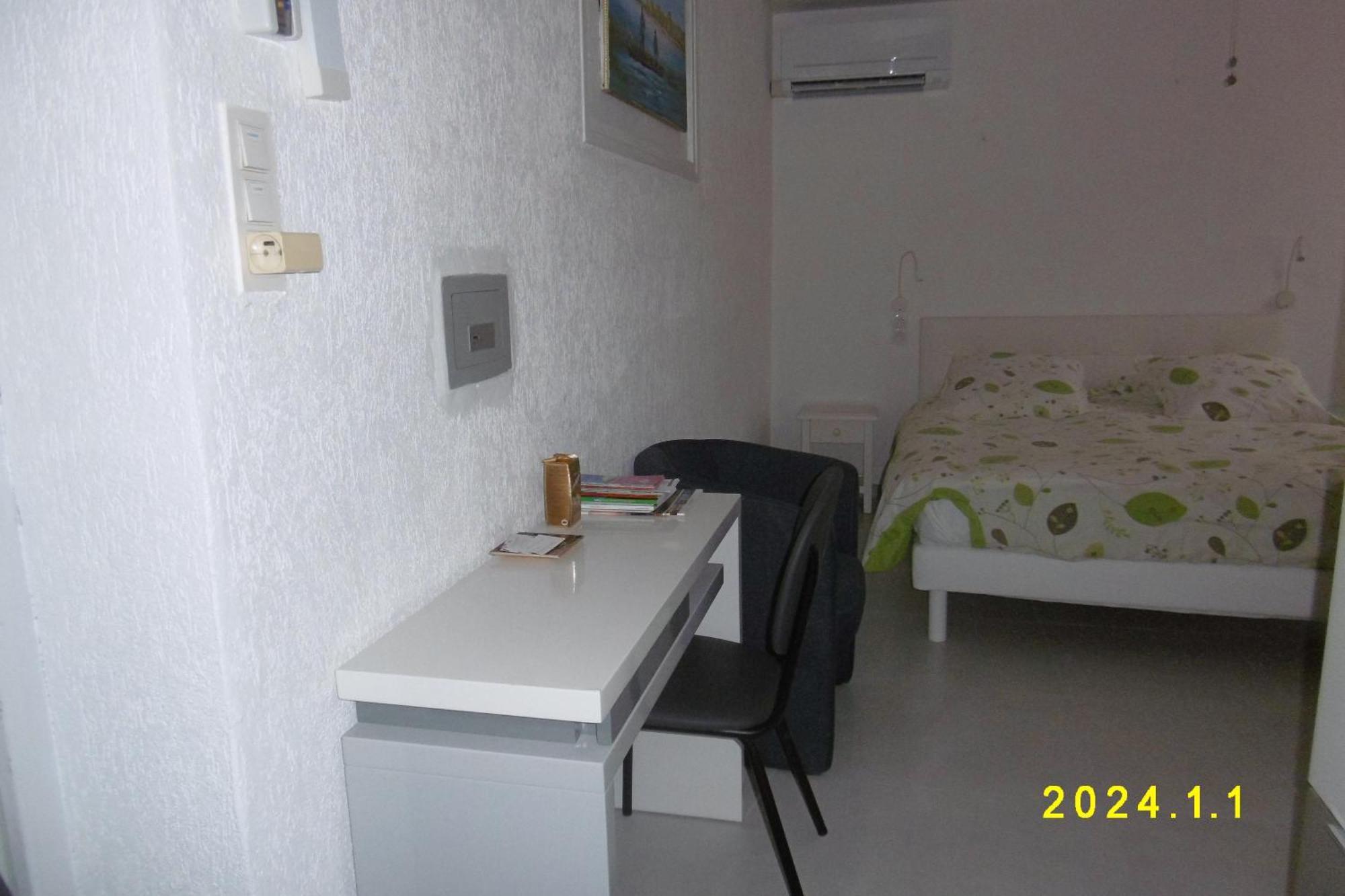 Rez De Chaussee Studio Climatise Dans Villa Айга-Мортас Екстериор снимка